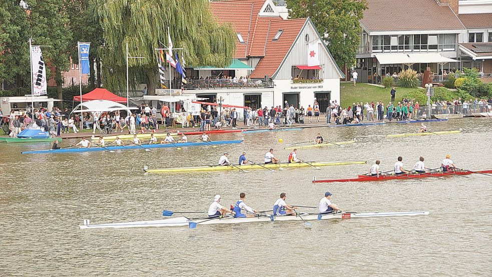 Viele Zuschauer verfolgten die Rennen bei der 84. Regatta des RV Leer. Foto: Bodo Wolters