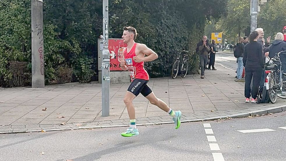 Tim Veith vom MTV Aurich holte sich den Sieg beim Bremen-Marathon. Foto: privat
