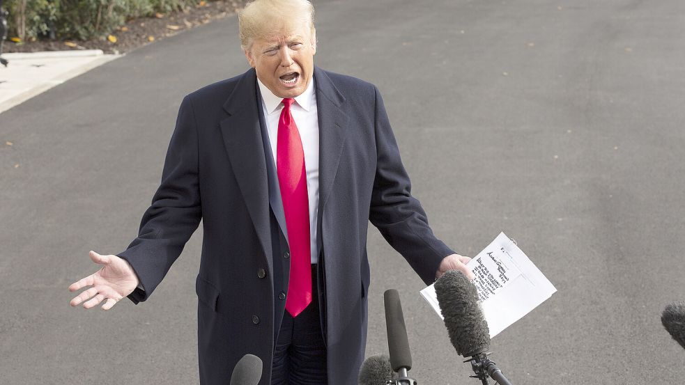 US-Präsident Donald Trump macht keinen Hehl daraus, was er von aktuellen Warnungen vor der KI hält. Foto: IMAGO/Stefani Reynolds
