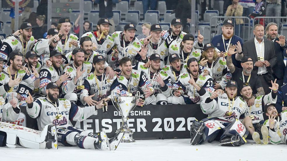 Meister Eisbären Berlin kann mit einem erneuten Triumph DEL-Geschichte schreiben. (Archvibild) Foto: Florian Wiegand