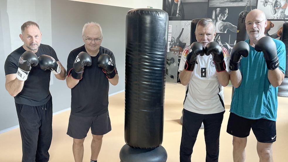 Freuen sich auf das gemeinsame Training: Trainer Peter Nomden (von links), Michael Heidergott, Folkmar Junker und Henk de Jonge. Foto: Carsten Ammermann