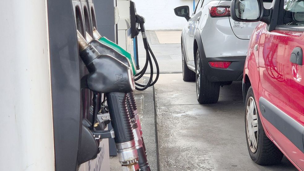 Tanken ist teuer wie nie. (Symbolbild) Foto: Sascha Thelen