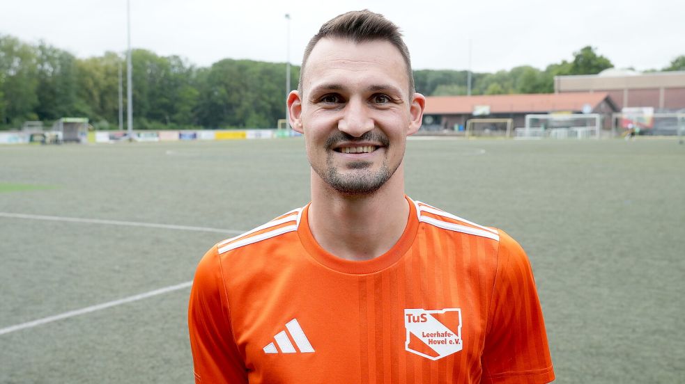Pascal Menken hatte in Larrelt zahlreiche Offensivaktionen. Er traf doppelt ins Tor und auch zweimal den Pfosten. Foto: Jens Doden, Blomberg