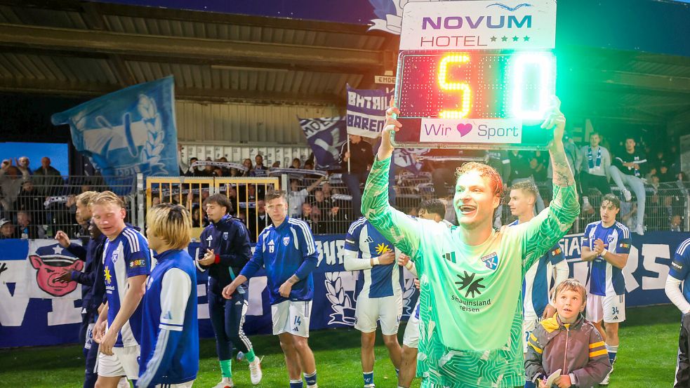 Der überragende Torhüter Luca Petzold war der Strahlemann des Abends. Fotos: Jens Doden