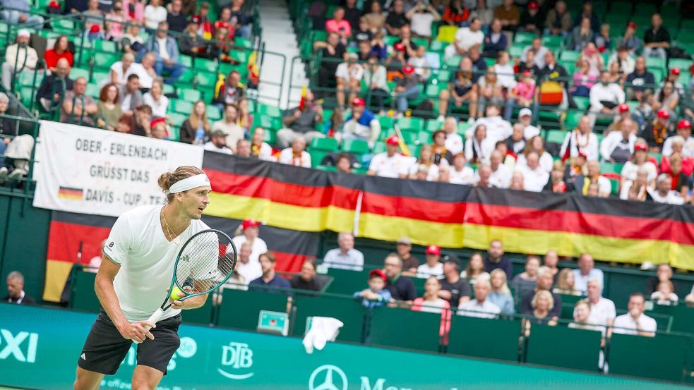 Alexander Zverev gewann im Davis Cup seine beiden Einzel. Foto: Christoph Reichwein/dpa