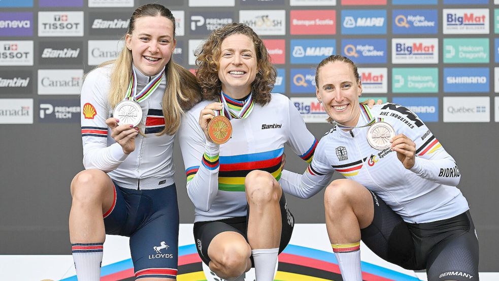 Franziska Koch (r) gewann Bronze im Zeitfahren. Foto: Graham Hughes/The Canadian Press/AP/dpa