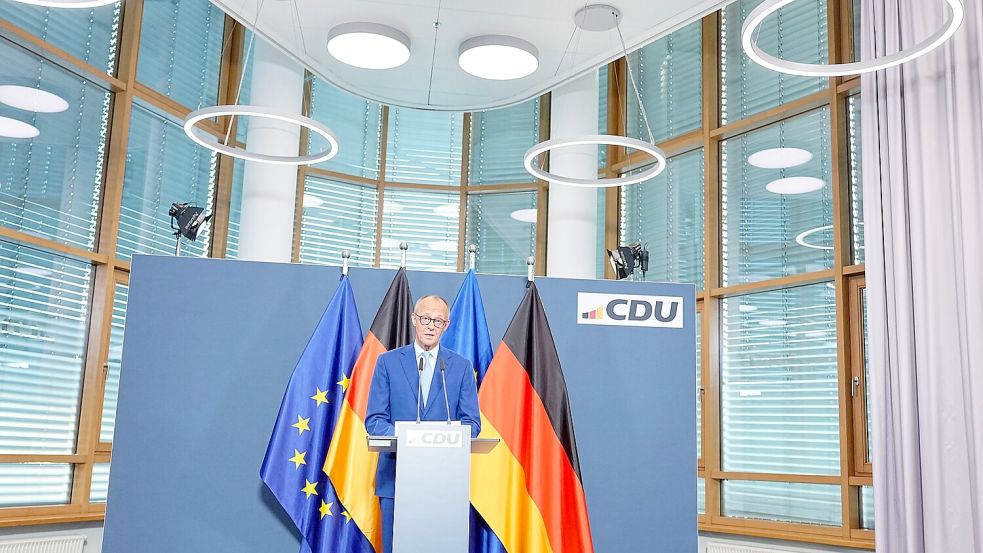Der Kanzler spricht am Wahlabend von einem „Desaster“ für seine Partei.  Foto: Michael Kappeler/dpa