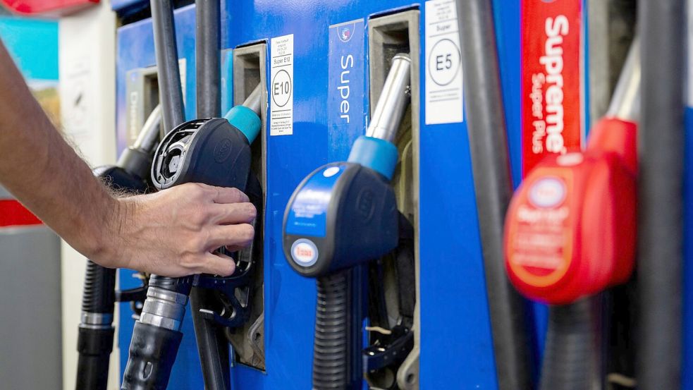 Tanken ist teuer geworden. (Archivbild) Foto: Lennart Preiss/dpa