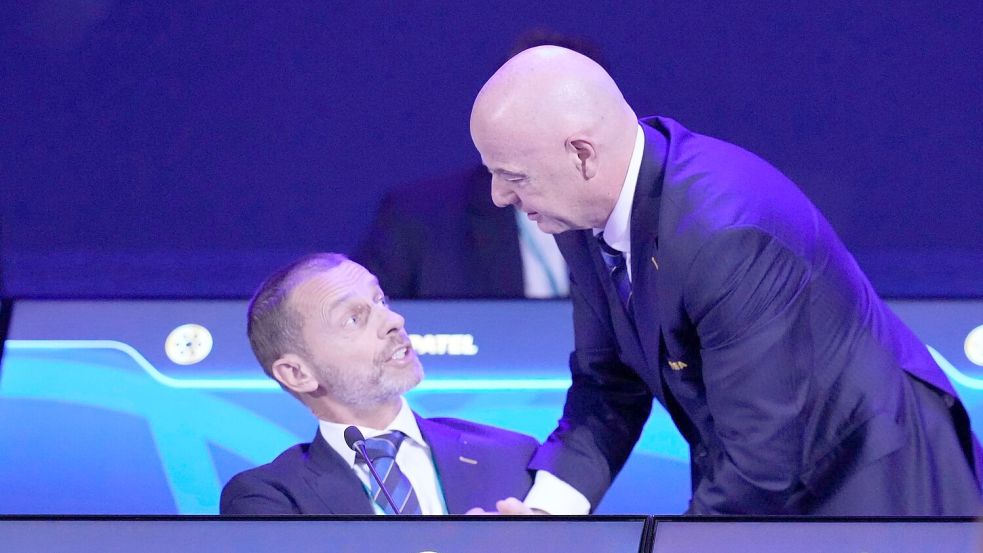 UEFA-Chef Ceferin ist der große Gegenspieler von FIFA-Boss Infantino. (Archivbild)  Foto: Fernando Calistro/AP/dpa