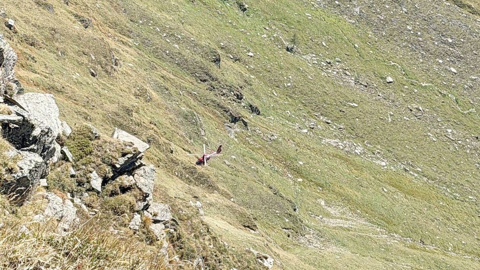 Der Tote wurde mit einem Hubschrauber nach unten geflogen. Foto: Italienische Bergwacht/dpa