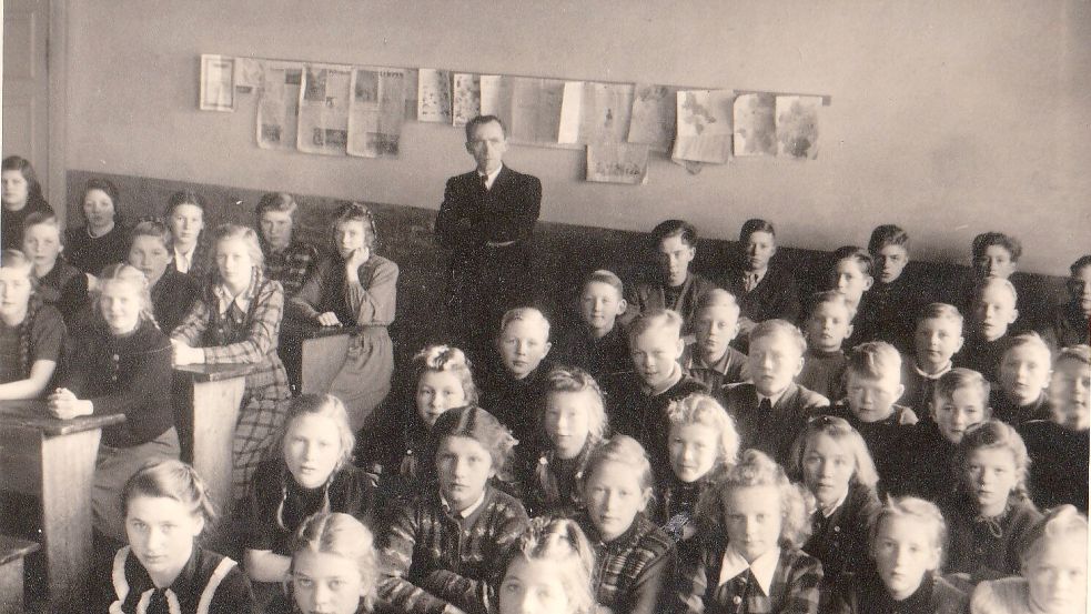 Auf dem Bild ist die Schulklasse des Schuljahres 1952/53 mit Lehrer Martin Pille zu sehen. Fotos: Sammlung Pille