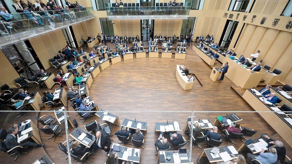 Der Bundesrat befasste sich erstmals mit dem Bundeshaushalt 2027. Foto: Christophe Gateau/dpa