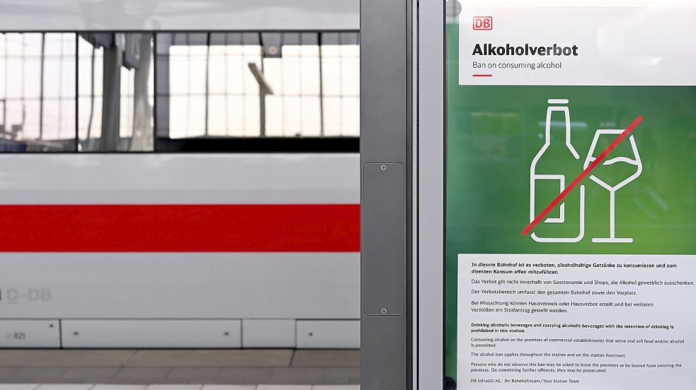 Alkohol in Bahnhöfen will die Deutsche Bahn nicht mehr. (Symbolbild) Foto: Sven Hoppe/dpa