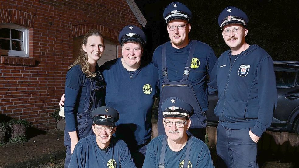 Die Folmhuser Schnelligkeitsgruppe holte den dritten Sieg in Esklum und sicherte sich den Wanderpokal. Foto: Markus Bruns/Feuerwehr Westoverledingen