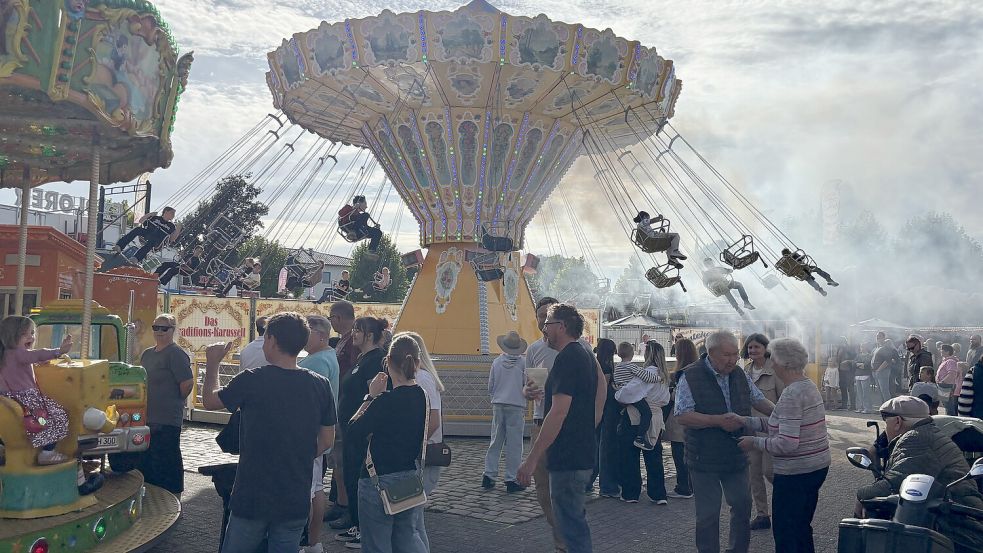 Der Kettenflieger musste für ein anderes Karussell, das kurzfristig nicht zur Verfügung stand, einspringen – und wurde sehr gut angenommen. Foto: Henrik Zein