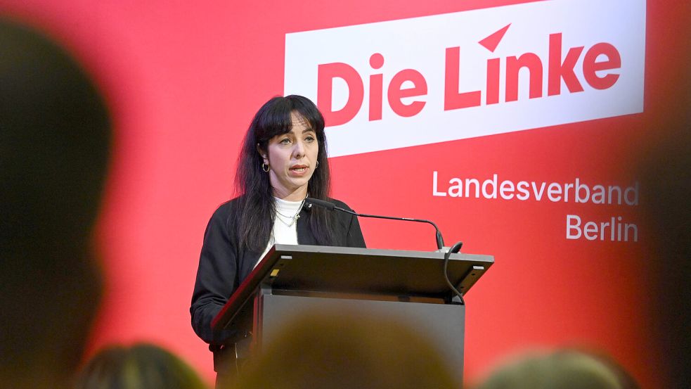 Sieht sich herabgewürdigt: Elif Eralp. Nun geht die Linken-Politikerin, die Bürgermeisterin von Berlin werden will, juristisch gegen Bundesinnenminister Alexander Dobrindt vor. Foto: IMAGO/Volodymyr Sindieiev