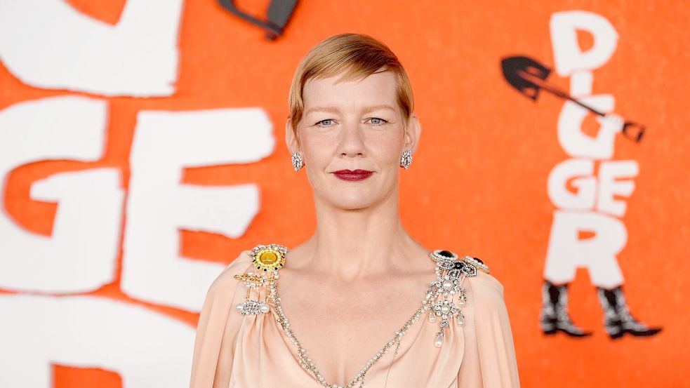 Sandra Hüller ist als Halbschwester von Rockwell zu sehen. (Archivbild) Foto: Chris Pizzello/Invision/AP/dpa