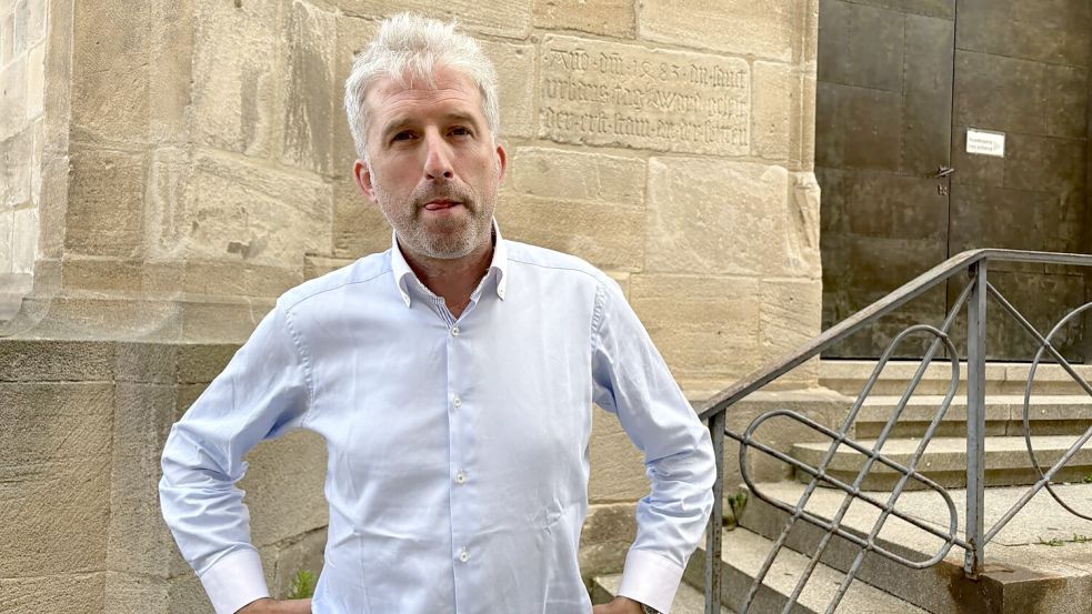 Schnell noch ein Foto, dann muss er weiter zu seiner Mutter: Boris Palmer, Oberbürgermeister von Tübingen. Foto: Daniel Benedict