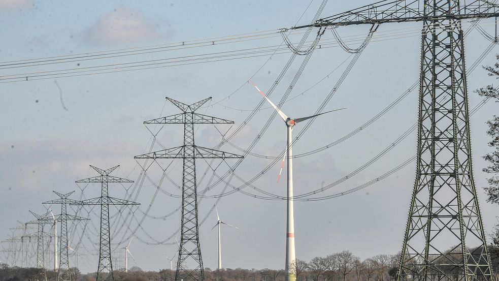 Im Landkreis Leer sollen weitere Flächen für den Ausbau von Windkraft an das Land Niedersachsen gemeldet werden. Die fraglichen Gebiete wurden zuvor von Städten und Gemeinden festgelegt. Foto: Klaus Ortgies/Archiv