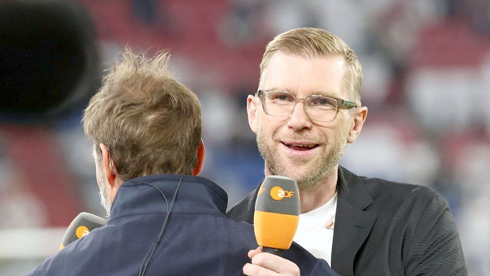 Der künftige DFB-Geschäftsführer Per Mertesacker schaute genau hin. Foto: Christian Charisius/dpa