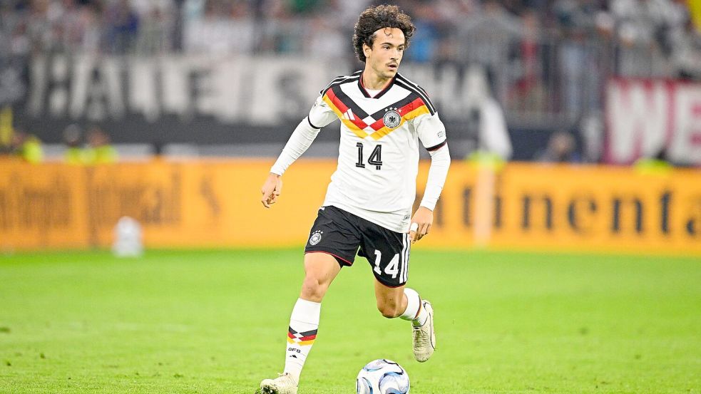 Mika Baur ist der 1.000 Nationalspieler in der DFB-Historie. Foto: Tom Weller/dpa