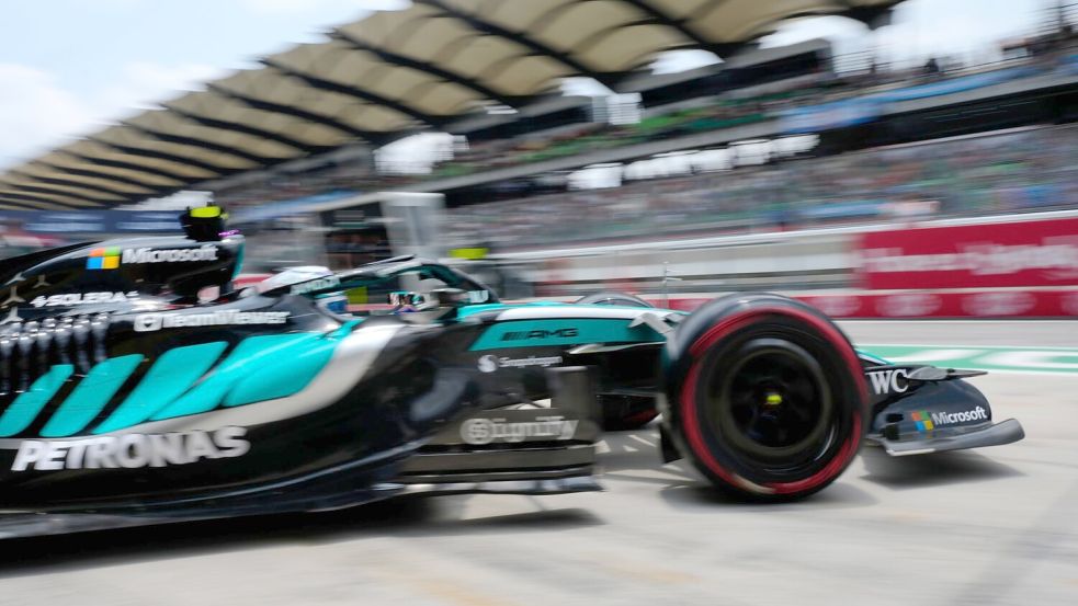 Antonelli fährt die Bestzeit vorm Qualifying.  Foto: Vincent Thian/AP/dpa