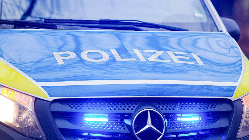 Am Tag der Deutschen Einheit in Bremen hat es am Samstag mehrere Zwischenfälle gegeben. Dennoch zieht die Polizei eine weitestgehend positive Bilanz. Foto: imago images/Eibner-Pressefoto/Marcel von Fehrn