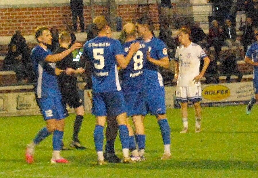 BW Papenburg bejubelte beim 2:0 gegen Altenoythe den dritten Sieg in Folge. Foto: Marco Reemts