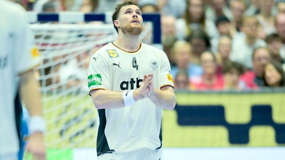 Johannes Golla hat erstmals über seinen Wechselwunsch gesprochen. (Archivbild) Foto: Sina Schuldt/dpa