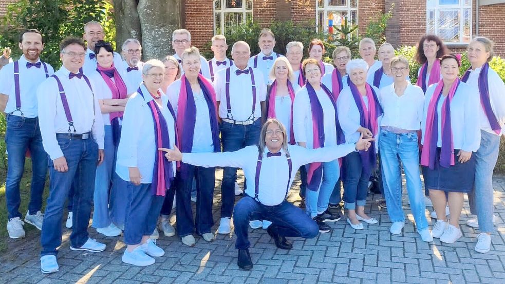 Der Chor „Happiness Gospels and more“ lädt für Sonntag, 11. Oktober, zu einem Gospelkonzert in die Peter-und-Paul-Kirche in Voellen ein. Foto: privat