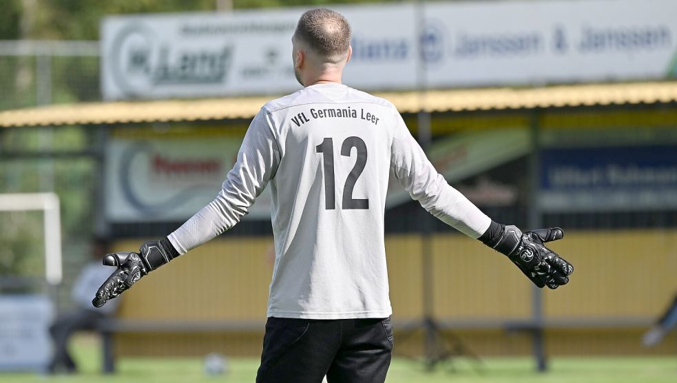 Dragos Ionut Trasca ist beim VfL Germania Leer ein ausgezeichneter Torhüter. In Hage ärgerte er sich so sehr, dass er freiwillig den Platz verließ. Archivfoto: Jens Doden/Blomberg