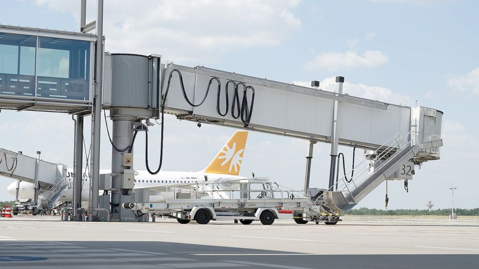 Am Flughafen Dresden wären mehr Flüge möglich. (Archivbild)  Foto: Sebastian Kahnert/dpa