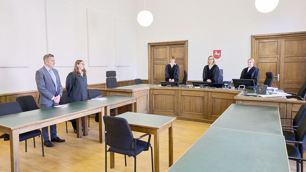 Schon zum Auftakt hatte das Gericht den Hinterbliebenen wenig Hoffnung gemacht. Foto: Julian Stratenschulte/dpa