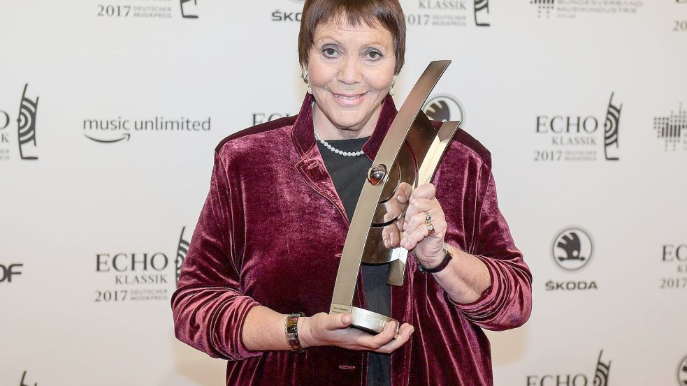 Die Künstlerin wird nun mit einem renommierten Theaterpreis ausgezeichnet. (Archivbild)  Foto: Axel Heimken/dpa