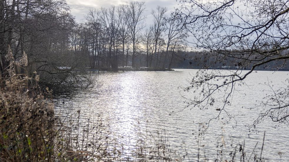 Nach der Zeitumstellung wird es auch am Rubbenbruchsee deutlich früher dunkel. Foto: Denise Matthey