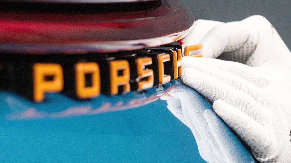 Weniger Masse, mehr Ertrag: Porsche will sich unabhängiger von hohen Verkaufszahlen machen. (Archivbild) Foto: Marijan Murat/dpa