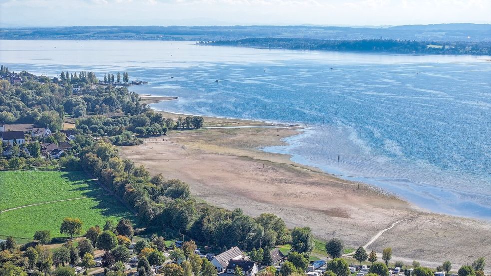 Der Bodensee erreichte in diesem Jahr seinen normalerweise typischen sommerlichen Wasseranstieg kaum. Foto: Felix Kästle/dpa