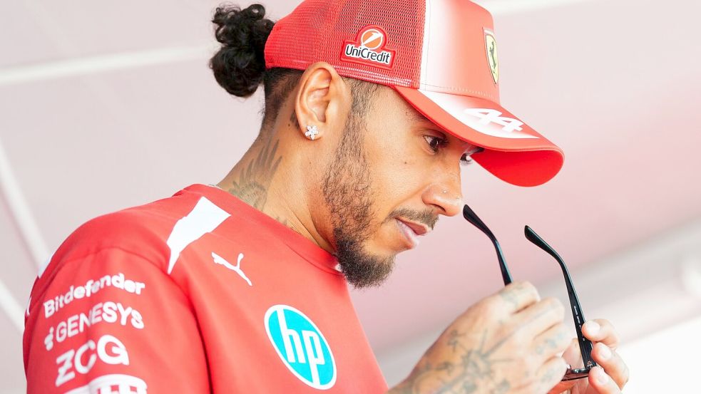 Lewis Hamilton hat in Singapur einen Popup-Store eröffnet. (Archivbild) Foto: Manu Fernandez/AP/dpa