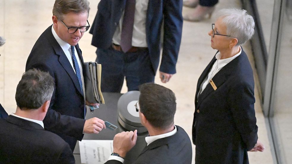 Der Bundestag stimmte für die Forderung nach mehr Daten zu Bluttests bei Schwangeren. Foto: Michael Brandt/dpa