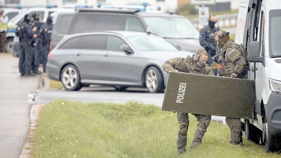 Spezialkräfte waren nach Schüssen in der Oberpfalz im Einsatz. Foto: Tizian Gerbing/dpa