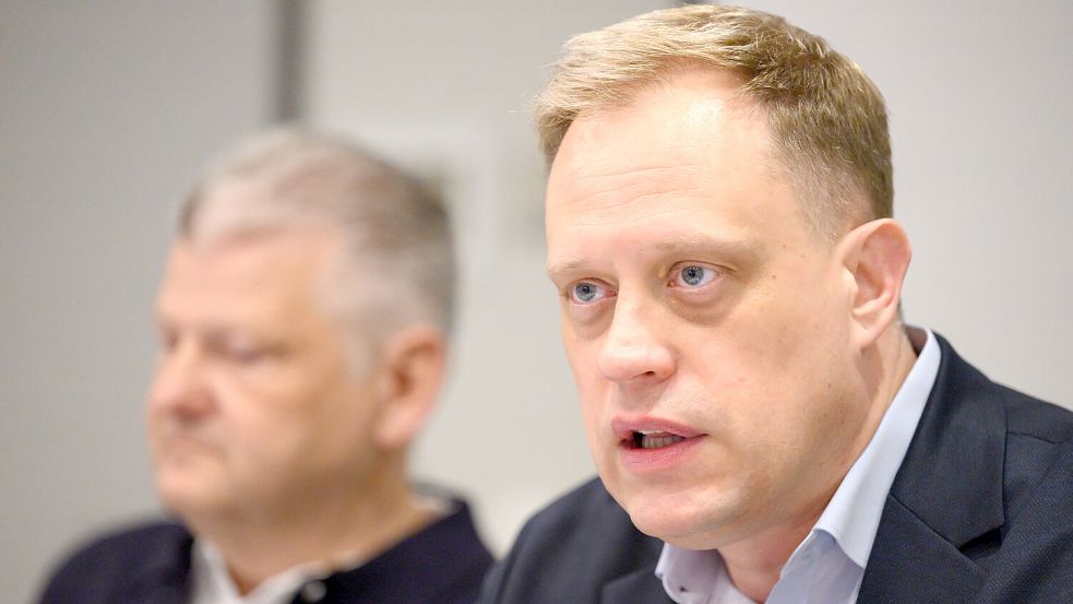 Wiard Siebels (vorne) ist als möglicher Nachfolger des bisherigen SPD-Landtagsfraktionschefs Stefan Politze im Gespräch. Foto: DPA