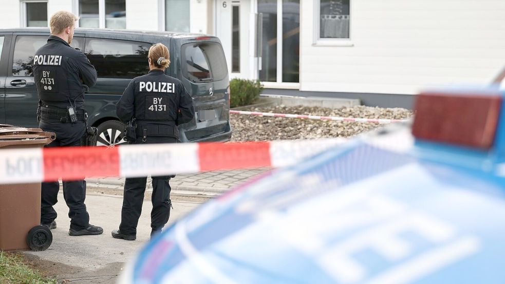 Der Schütze von Berngau hatte vor Jahrzehnten eine Ausbildung als Polzist begonnen. (Archivbild) Foto: Daniel Löb/dpa