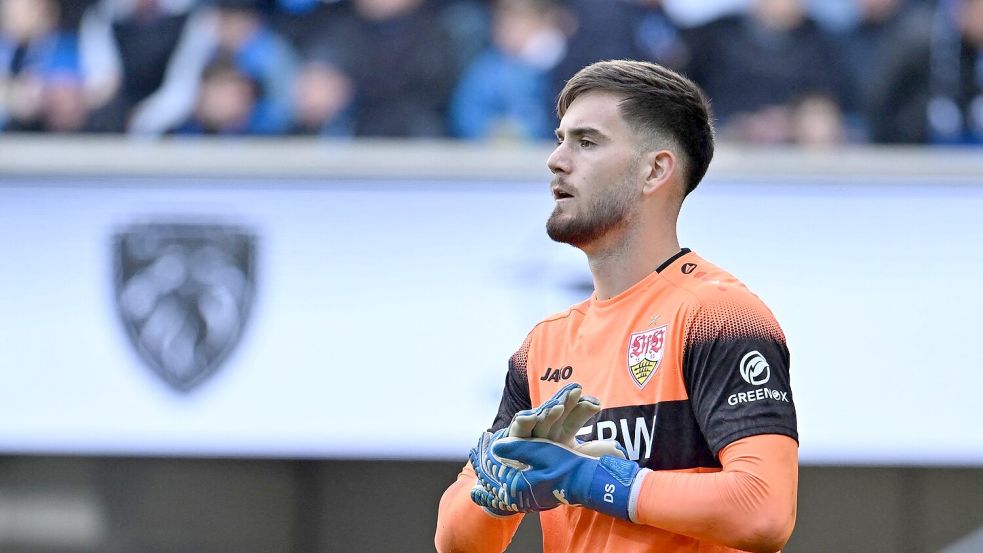 Stuttgarts Torwart Dennis Seimen feierte an alter Wirkungsstätte sein Bundesliga-Debüt. Foto: Swen Pförtner/dpa