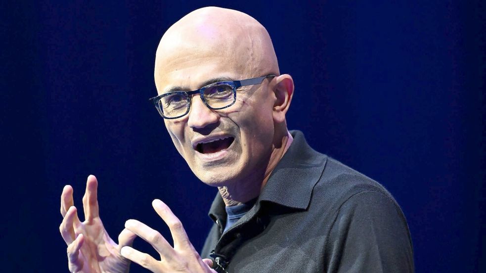 Will in KI eine „Notbremse“ einbauen: Microsoft-Chef Satya Nadella. (Archivbild) Foto: Sven Hoppe/dpa