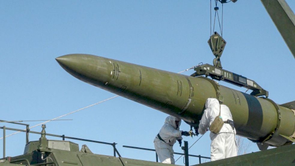 Die neuen Sanktionen richten sich gegen den militärisch-industriellen Komplex in Russland. (Archivbild) Foto: -/Russian Defense Ministry Press Service/AP/dpa