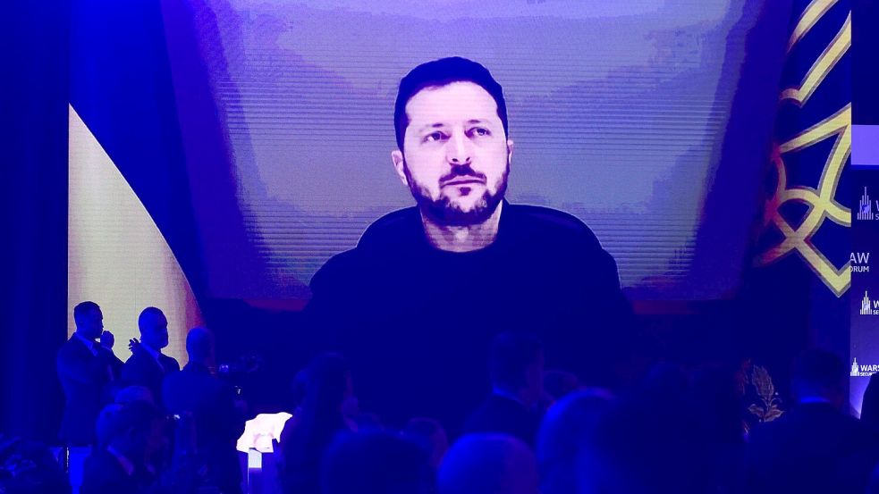 Der ukrainische Präsident Wolodymyr Selenskyj beklagt, dass die westlichen Partner diesmal nicht vor einem russischen Angriff mit ballistischen Raketen gewarnt haben. (Archivbild) Foto: Attila Husejnow/AP/dpa