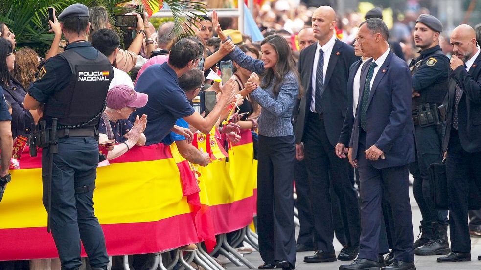 Mit dem Besuch setzen König Felipe und Königin Letizia ein politisches Signal. Foto: Manu Fernandez/AP/dpa