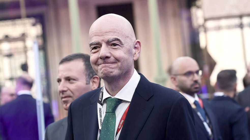 Die FIFA plant offenbar eine gigantische Ausschüttung an die Mitgliedsverbände. (Archivbild) Foto: Teresa Suarez/Pool EPA via AP/dpa