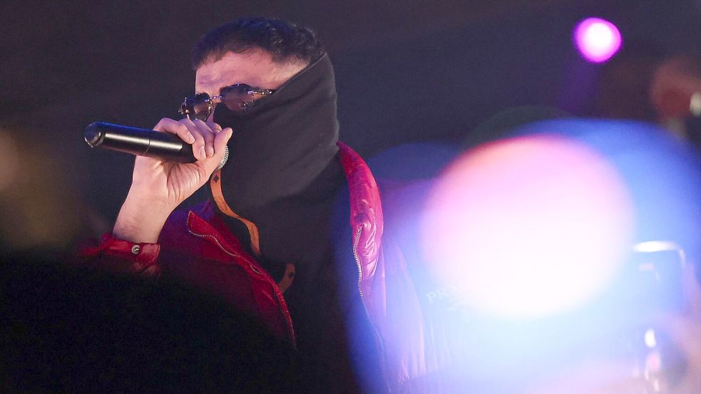 Der Rapper Haftbefehl bei einem Auftritt. (Archivbild) Foto: Hannes P. Albert/dpa