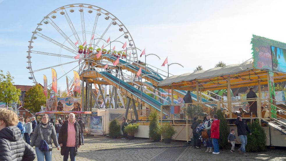Blick über den Gallimarkt in Leer mit dem Riesenrad im Hintergrund. Foto: Astrid Fertig